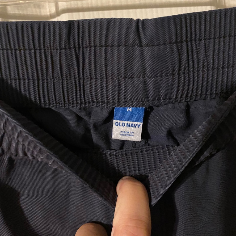Old Navy size medium navy Jogger Pants with front pockets.  90% rayon 10% poly - Picture 2 of 9